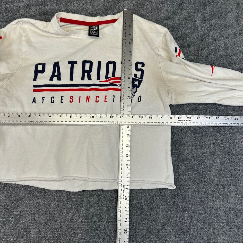 NFL Team Apparel New England Patriots Cropped Long Sleeve T-Shirt Cream Medium - Picture 4 of 6